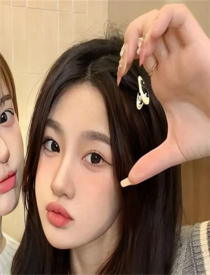 43号房间的女孩专业看懂全攻略：欣赏表演艺术与角色塑造的实用技巧 让你获得观影乐趣